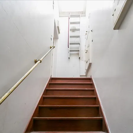 Down Chiado Easy Apartment